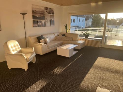 Munchen District Apartamento | Large 3-BR Apt for 6 - direct train to Oktoberfest