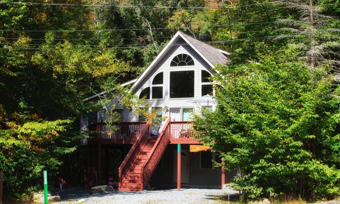 Pocono Lake Casa | Large 3 Story Chalet on quiet cut-de-sac in Arrowhead Lake Community.