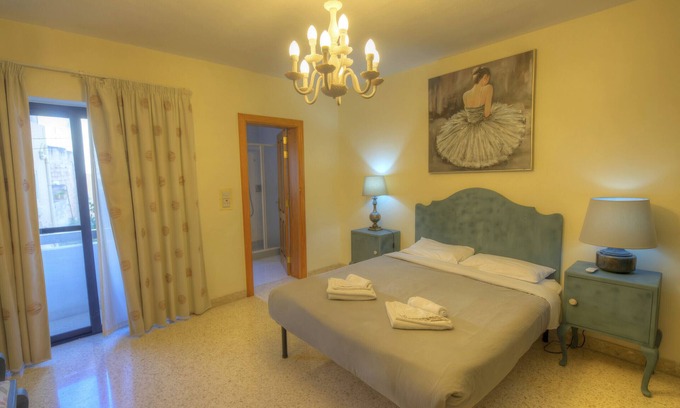 Sliema Apartamento | Large 3bdm flat in the city, near the sea GOSLM-2