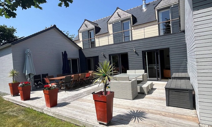 Saint-Cast-le-Guildo Villa | Large 4* villa in St Cast with indoor 29° pool and SPA 800 m from the sea