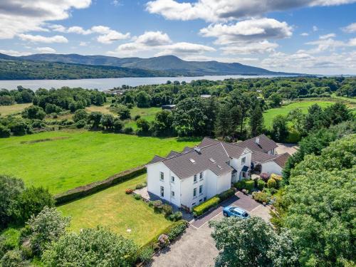 Kenmare Casa | Large 5 bedroom home to sleep 10 people with wonderful sea views