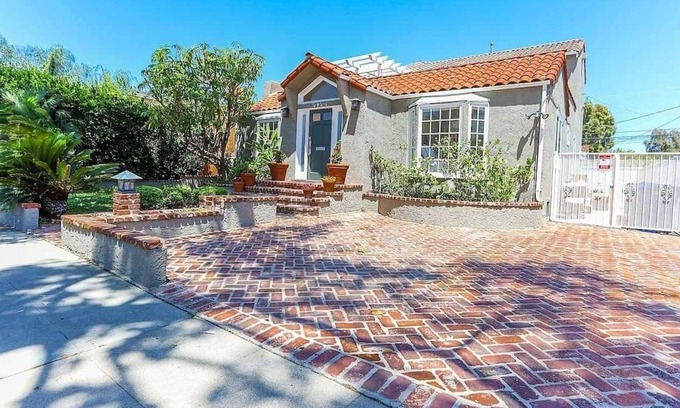 Pico - Robertson Casa | Large 5 BR. In Prime W. LA, Beverly Hills