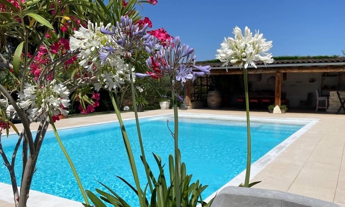 Saix Casa | TARN 45 'ALBI, hermosa casa con aire acondicionado, 4 habitaciones, piscina, jacuzzi, amplio jardín