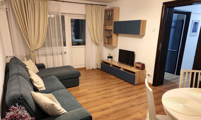 Sector 6 Apartamento | Large Apartment Bucharest 3 Rooms w/2 Balconies only 15 min to Old Town
