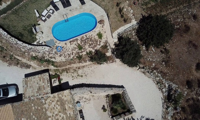 Buscemi Casa | Large apartment in a country house with 3 apartments and pool. App.1