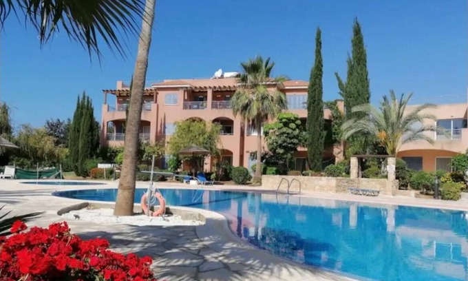 Mandria Apartamento | Large apartment in idyllic complex, close to the beach