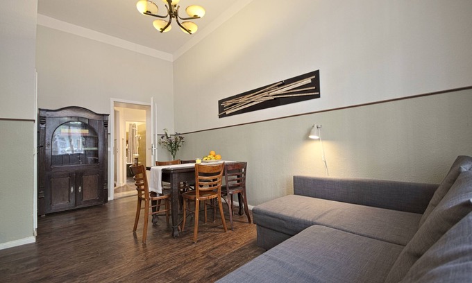 Prenzlauer Berg Apartamento | Amplio apartamento con dos baños en una tranquila calle en Prenzlauer Berg