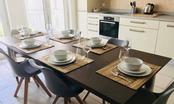 Gare Apartamento | Large Art Deco Flat 100m2 in City Center - Parking