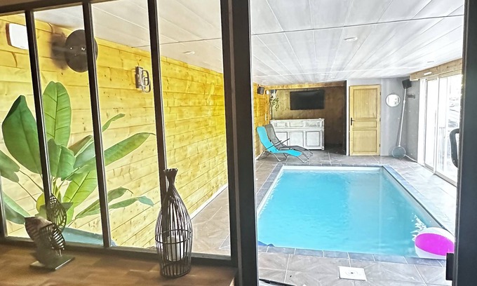 Ayherre Casa | Large atypical house in the Basque country, sleeps 16. Indoor pool