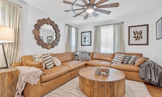 Midtown - Westport Casa | Large Beautiful Midtown Home with Private Parking!