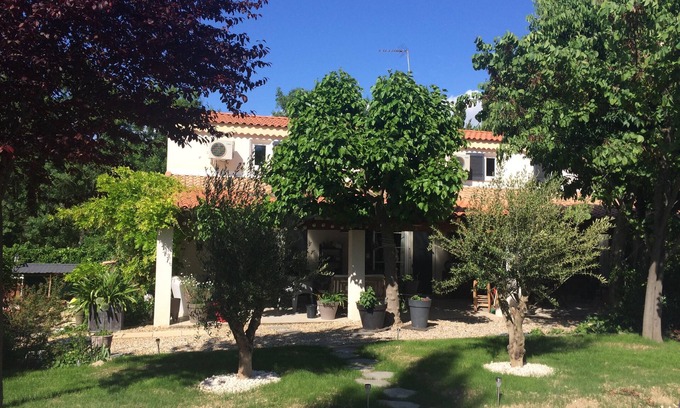 Alco Villa | Villa grande y hermosa en gran jardín vallado, gran piscina segura.