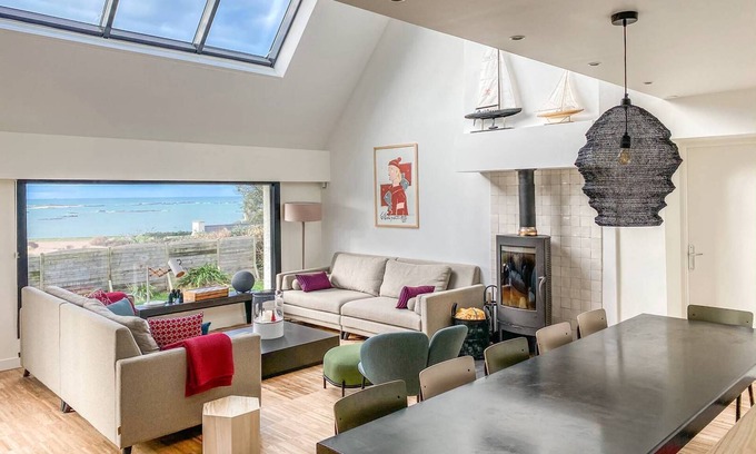 Trebeurden Casa | Large bright house with Wifi and sea view 1.1km from the beach in TREBEURDEN