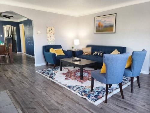 Detroit Apartamento | Large Central Homelike Townhome