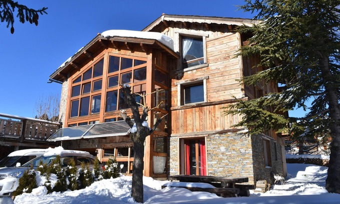Superbolquere Chalet De Esquí | Gran chalet para 12 personas