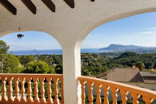 Altea la Vella Chalet De Esquí | Large chalet with private pool
