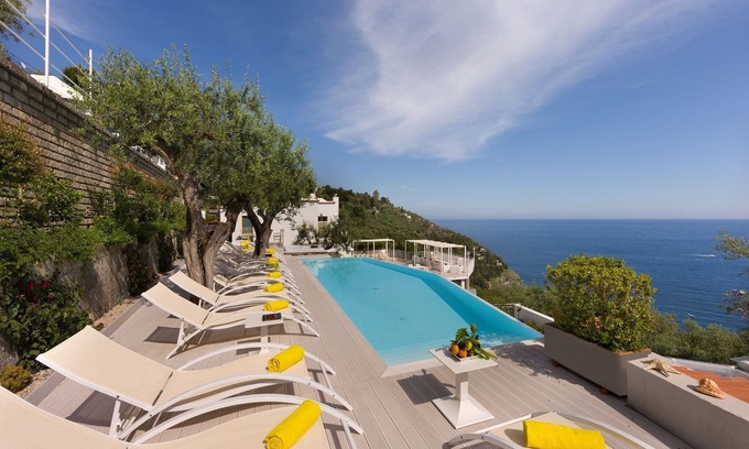 Sirenuse Villa | Villa de lujo con gran zona al aire libre. Ideal para recepciones de bodas y grupos de yoga