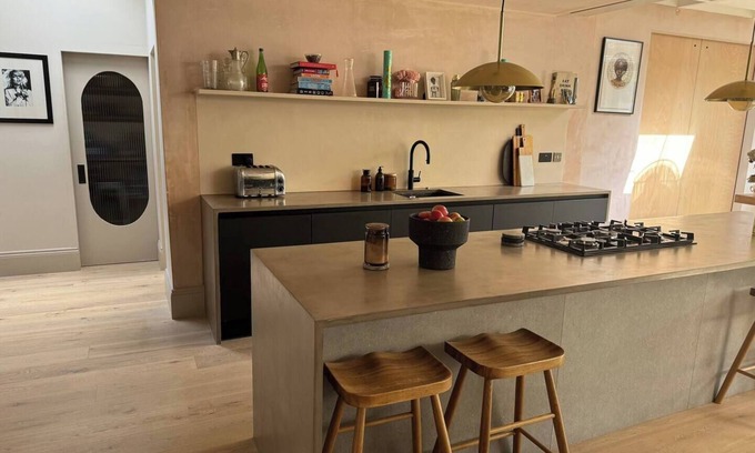 Fortis Green Casa | Large Contemporary Loft Room