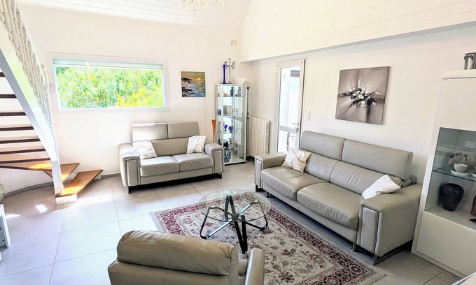 Vannes Casa | LARGE COSY HOUSE 14 persons OPEN SPACES GARDEN PARKINGS BEACH