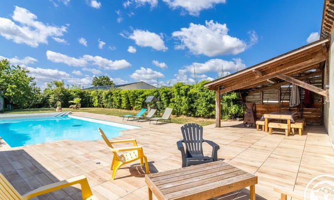 Marans Cabaña | Gran casa rural con piscina y aire acondicionado