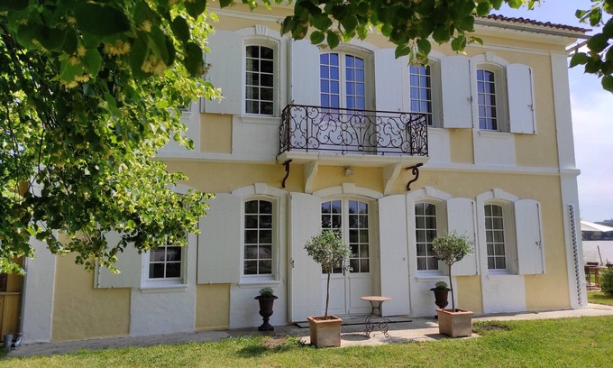 Tabanac Casa | Large country cottage with swimming pool