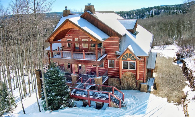 Angel Fire Casa | Large Deck with Hot Tub | Pets | Angel Fire Villa