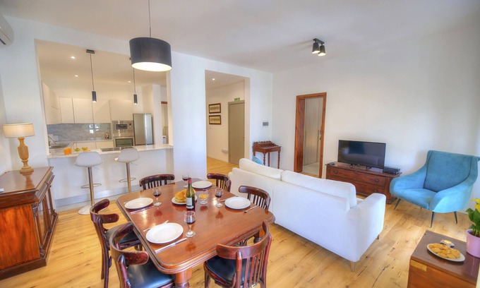 San Gwann Apartamento | Large, elegant 2bdm flat in St. Julian's DBRI1-1
