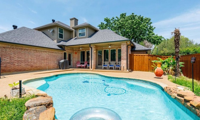 Keller Apartamento | Executive Family Home with pool in Keller/ Dallas-Fort Worth by HomeStayPros
