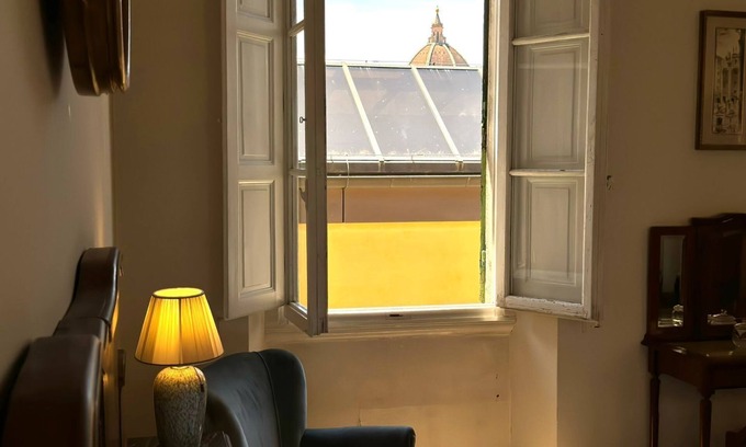 Santissima Annunziata Apartamento | Large family apartment, 5 large bedrooms in downtown with terrace