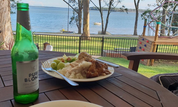 Lake Munmorah Casa | Gran propiedad frente al mar ideal para familias con piscina de agua salada