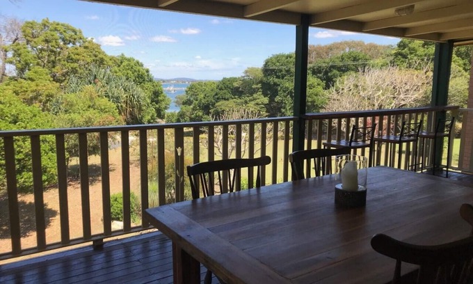 Iluka Casa | Large family friendly home with two separate living areas.