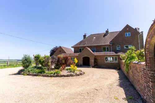 Charlton Marshall Casa | Large Family Home 23 min to Beach and New Forest