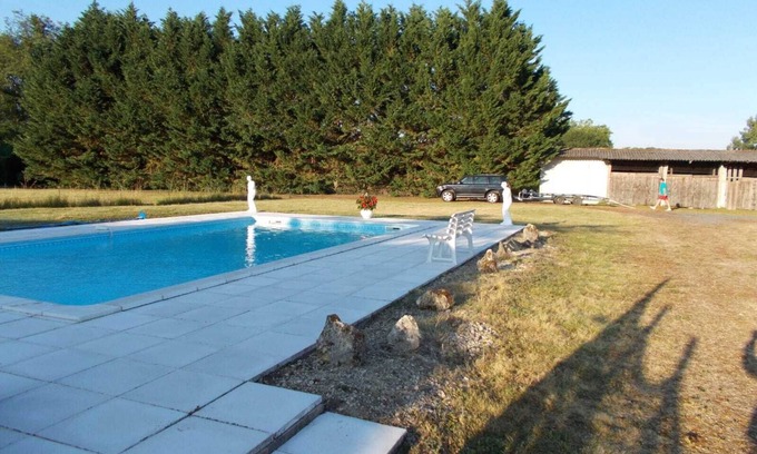 Mussidan Casa | Gran casa familiar en Mussidan con piscina, jardín y a solo 20 min de Bergerac