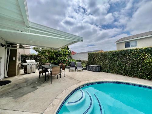 Southwest Anaheim Casa | Large Family Pool Home 25 Miles To Disney w/3 King Beds!