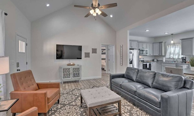 White Bluff Casa | Large family retreat near Nashville