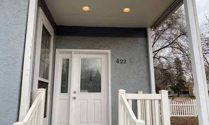 Central Colorado Springs Casa | Large fence yard, pet friendly