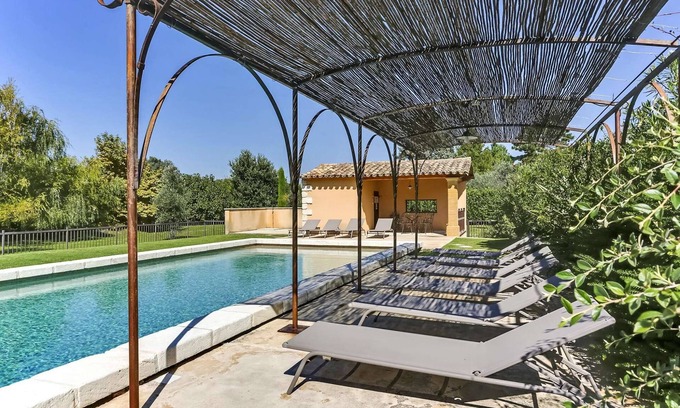 Entraigues-sur-la-Sorgue Otro | Large air-conditioned house with heated swimming pool in quiet Provence