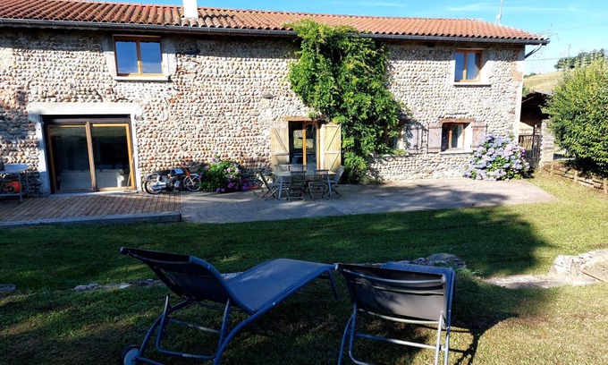 Sainte-Anne-sur-Gervonde Casa | Large family home (200 m2) in bucolic country setting.
