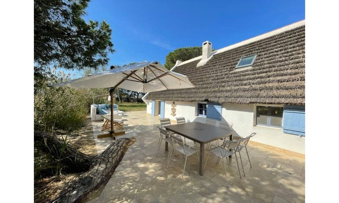 Saintes-Maries-de-la-Mer Cabina | Large Guardian's House with trailer
