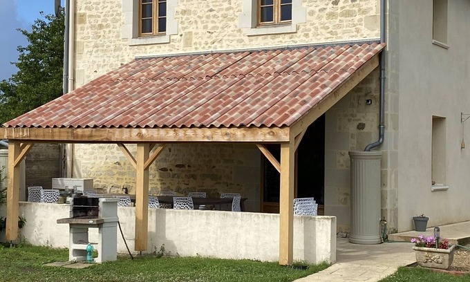 Berrie Casa | Gran casa rural con capacidad para 12 personas en una pequeña aldea rural
