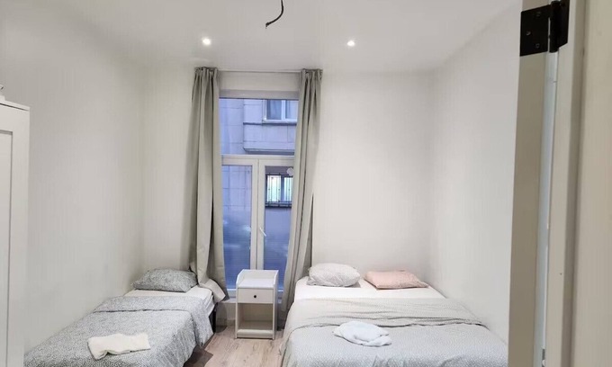 Jacht Apartamento | LARGE, GROUP-FRIENDLY SET OF APARTMENTS LOCATED CENTRALLY IN BRUSSELS