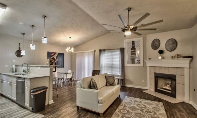 Tallahassee Casa | Large Groups Welcome (Go Seminoles, Go Rattlers)