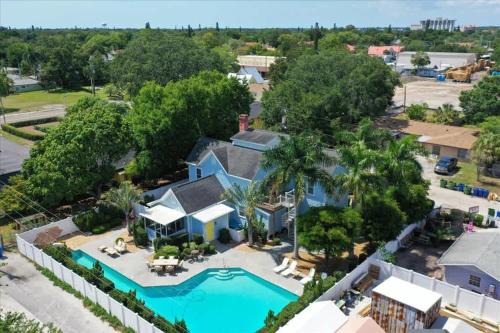 Village of the Arts Casa | Large Heated Pool Family - 3500 sqft - Sleeps 17