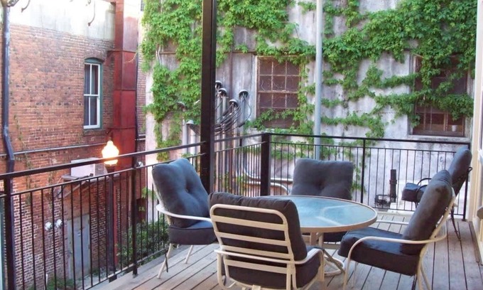 Macon Apartamento | Large Historic Downtown Loft - Rear
