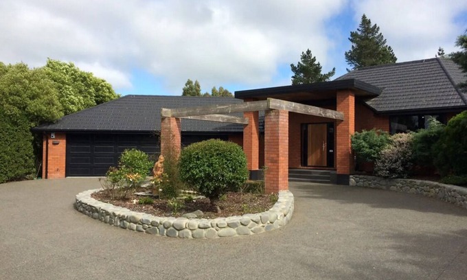 Rolleston Casa | Large Holiday Home in Rolleston