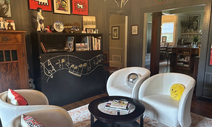 Athens Casa | Large home 12 mins from Sanford Stadium/downtown, 8 mins to Botanical Gardens