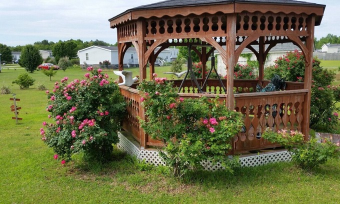 Carteret County Casa | Large home 15 min from ocean, 5 min to boat launch