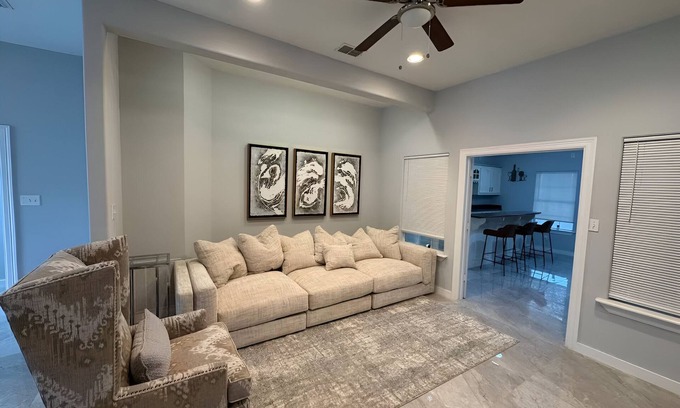 Edinburg Casa | Large Home, Plan your events, Sparkling Pool, Deck