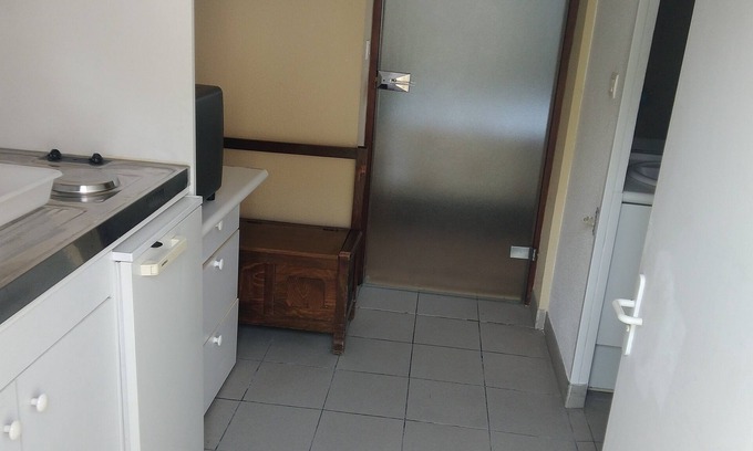 Salies-de-Bearn Apartamento | Large house on 2000m2 with studio for 2 people