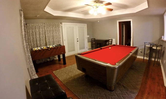 Murfreesboro Casa | Large House with Pool Table, Foosball, Ping Pong