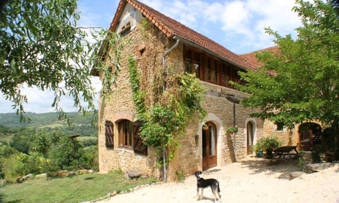 Ambeyrac Casa | Gran casa con magníficas vistas sobre el valle del Lot con piscina privada